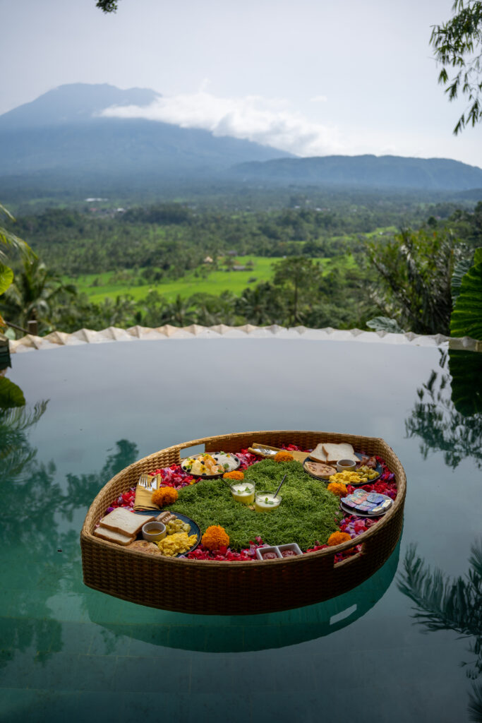 Punduk Villa Bamboo House Bali Floating Breakfast