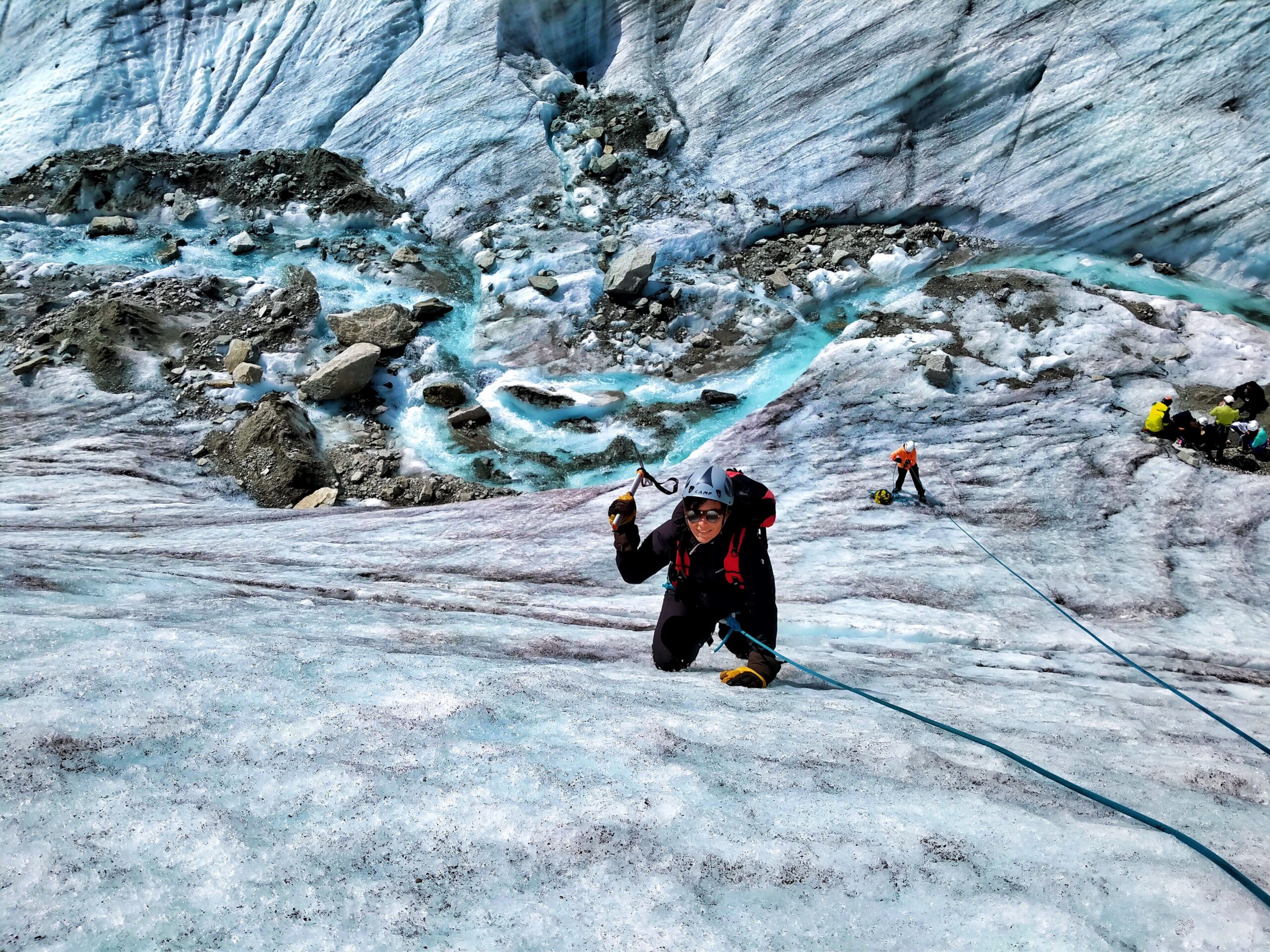 Ecole de glace sur la Mer de Glace : un cadre mythique pour apprendre l&rsquo;alpinisme !