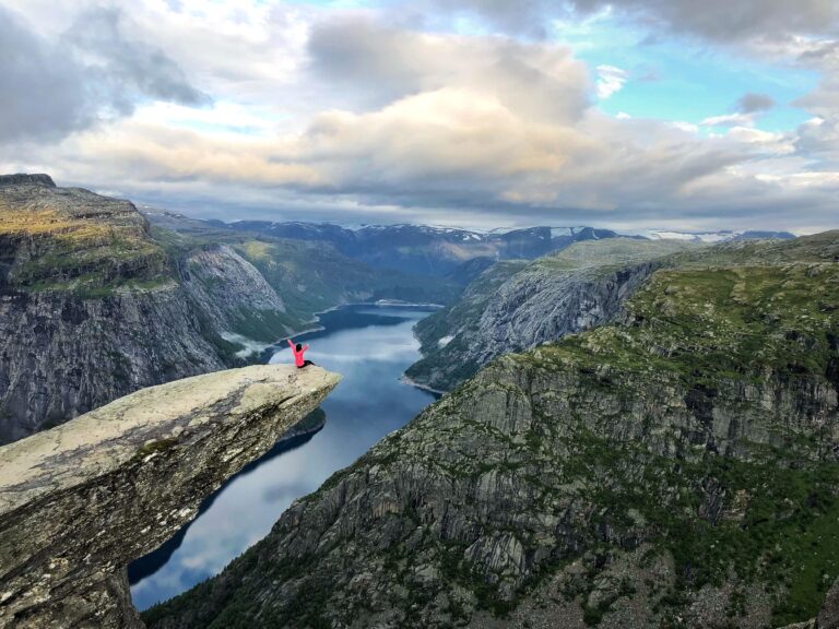 Bien préparer sa randonnée à Trolltunga : conseils et astuces