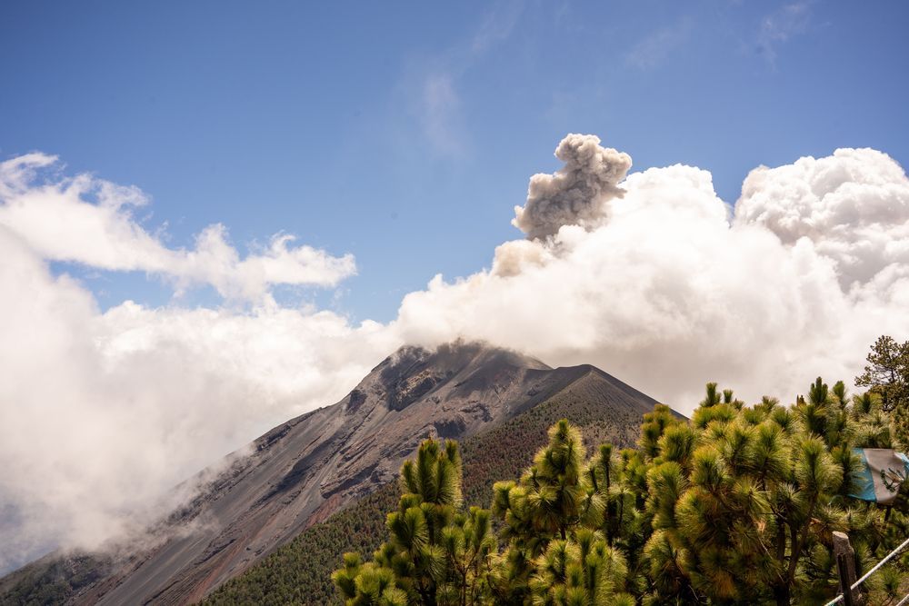 Ascension du volcan Acatenengo El Fuego Guatemala vhiking tours