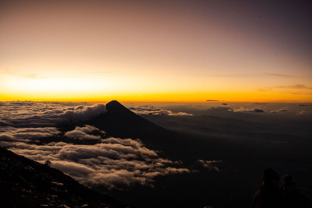 Ascension du volcan Acatenengo El Fuego Guatemala vhiking tours