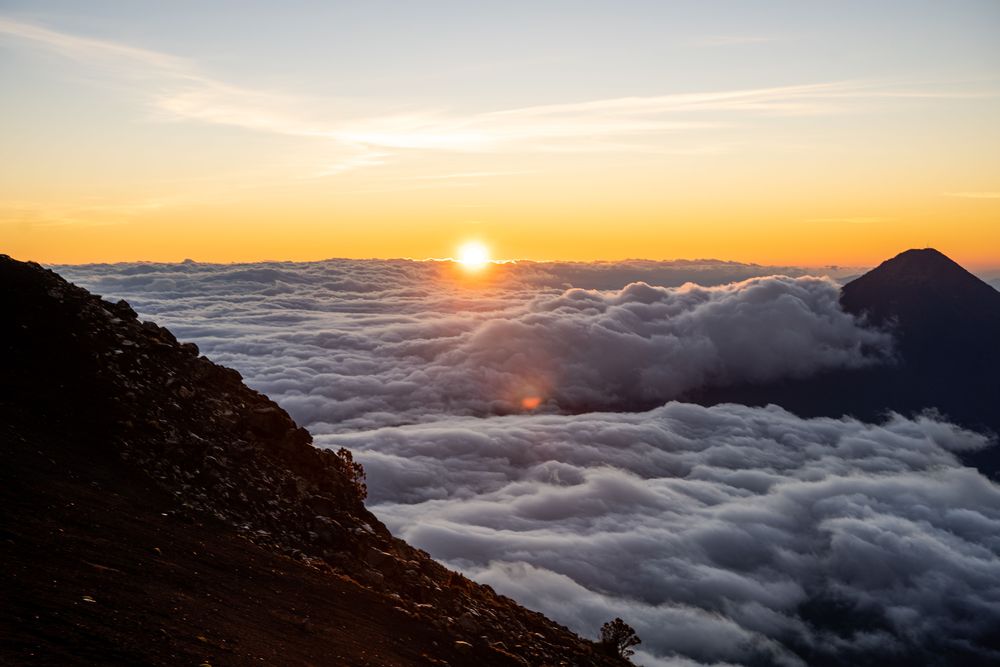 Ascension du volcan Acatenengo El Fuego Guatemala vhiking tours