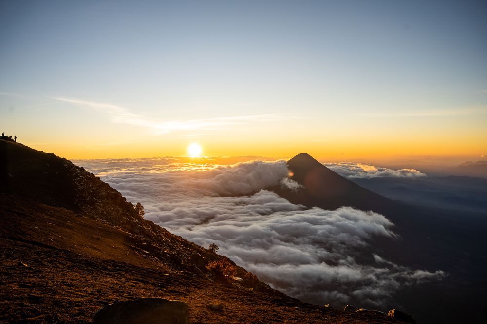 Ascension du volcan Acatenengo El Fuego Guatemala vhiking tours