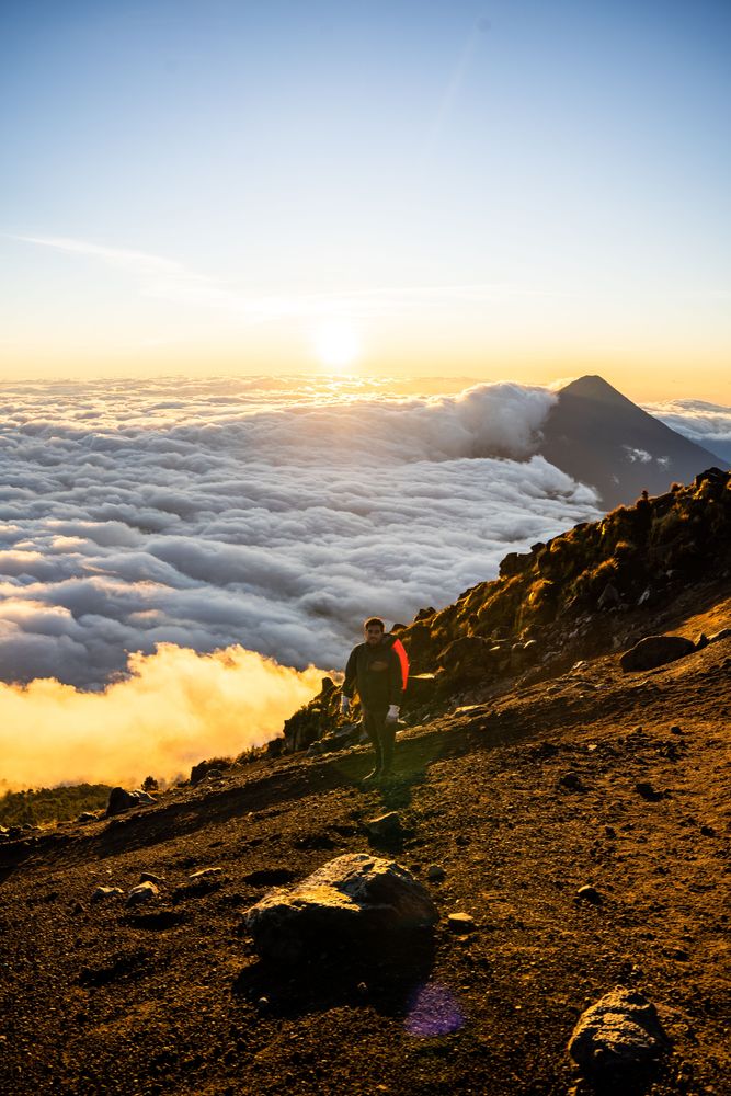 Ascension du volcan Acatenango El Fuego Guatemala vhiking tours