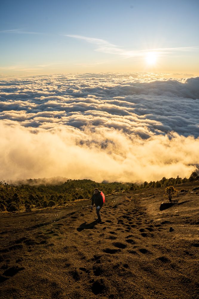 Ascension du volcan Acatenango El Fuego Guatemala vhiking tours
