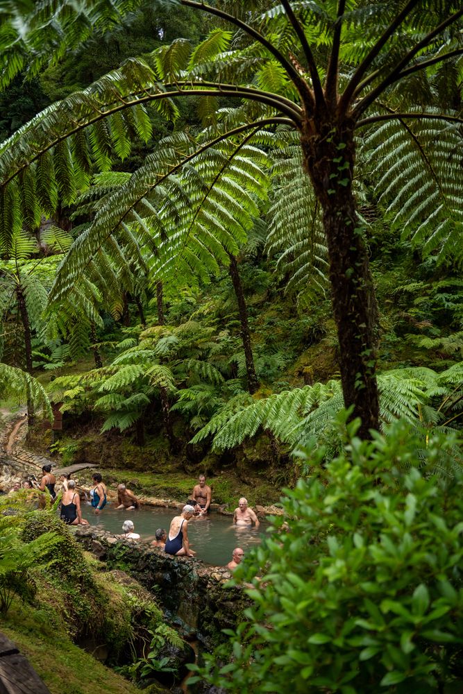 Thermes naturelles chauds de Caldeira Velha Sao Miguel Açores