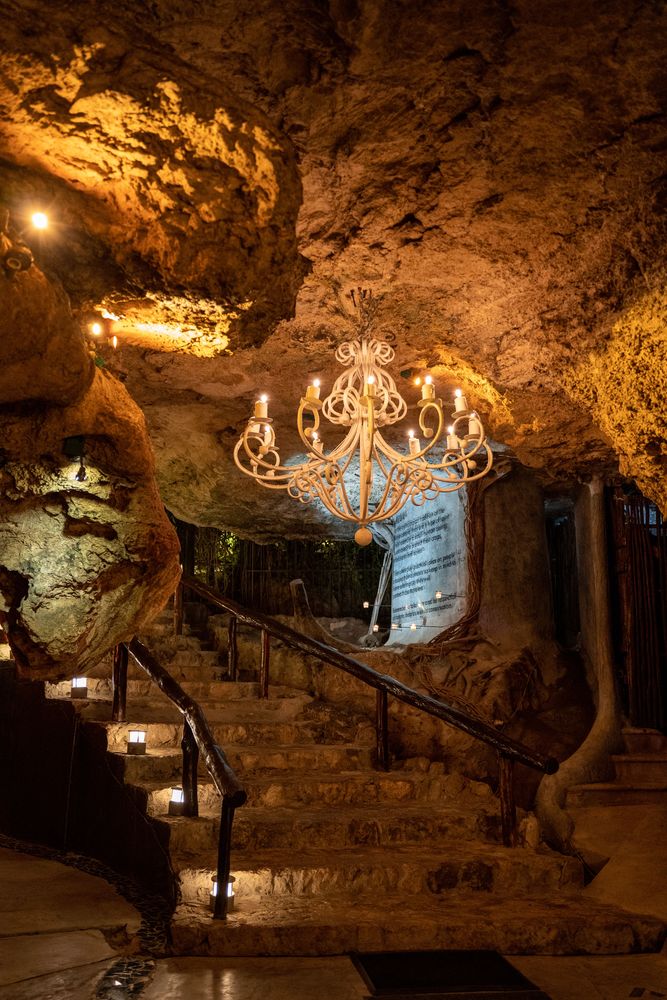 Restaurant dans un cenote à Playa del carmen Mexique