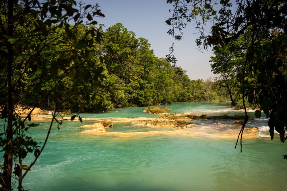 Palenque eau turquoise cascade rivière