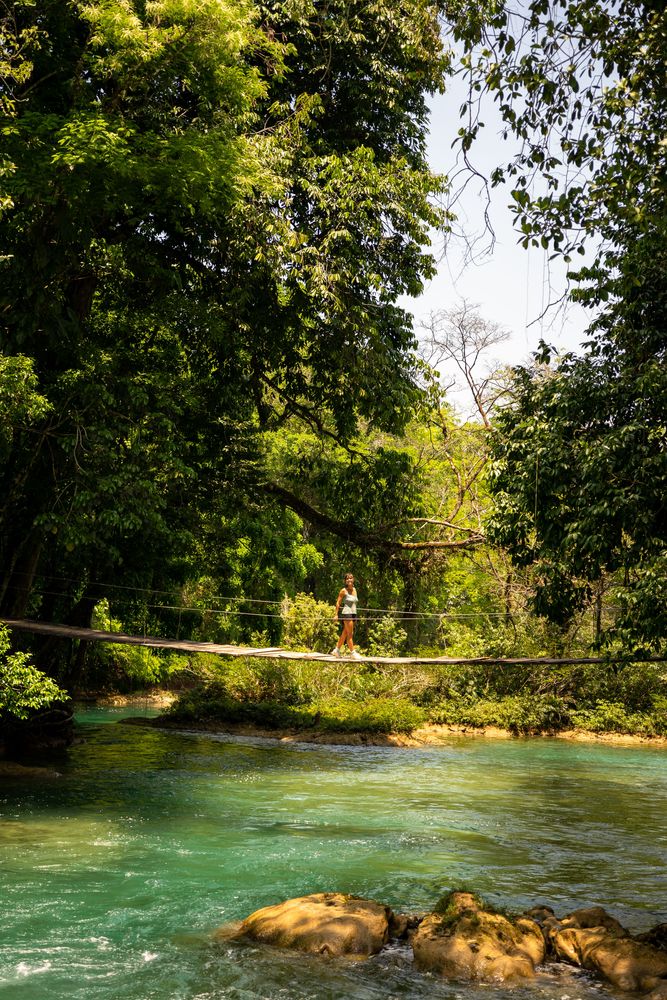 Palenque Cascades Mexique eau turquoise pont suspendu