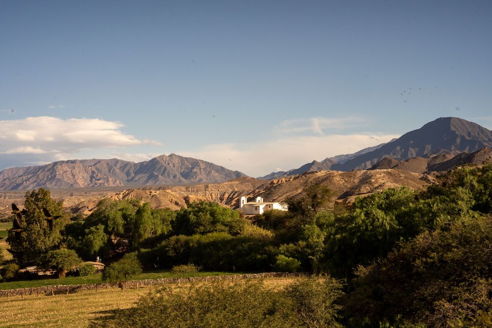 Eglises au milieu des falaises - Que faire autour de Salta Nord de l'Argentine ? Itinéraire, road-trip, paysages - boucle sud