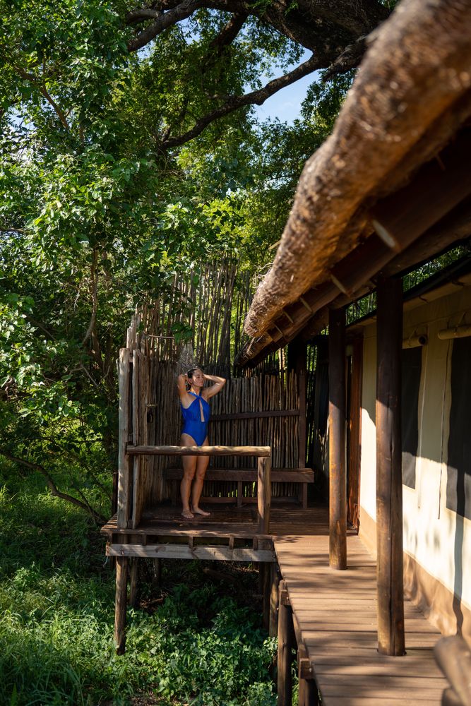 Pafuri Camp, douche face à la rivière - Parc Kruger, Afrique du Sud