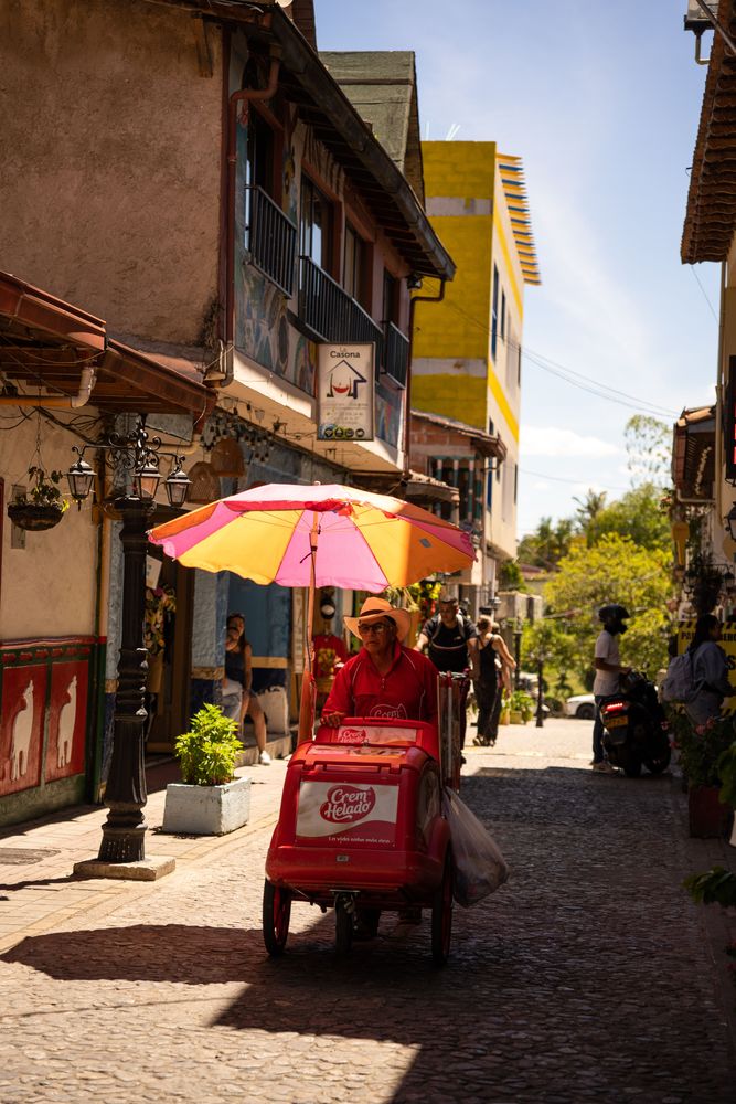 Vendeur Ambulant - Guatapé Colombie - Guide complet : que faire ? incontournables ? à ne pas manquer ?