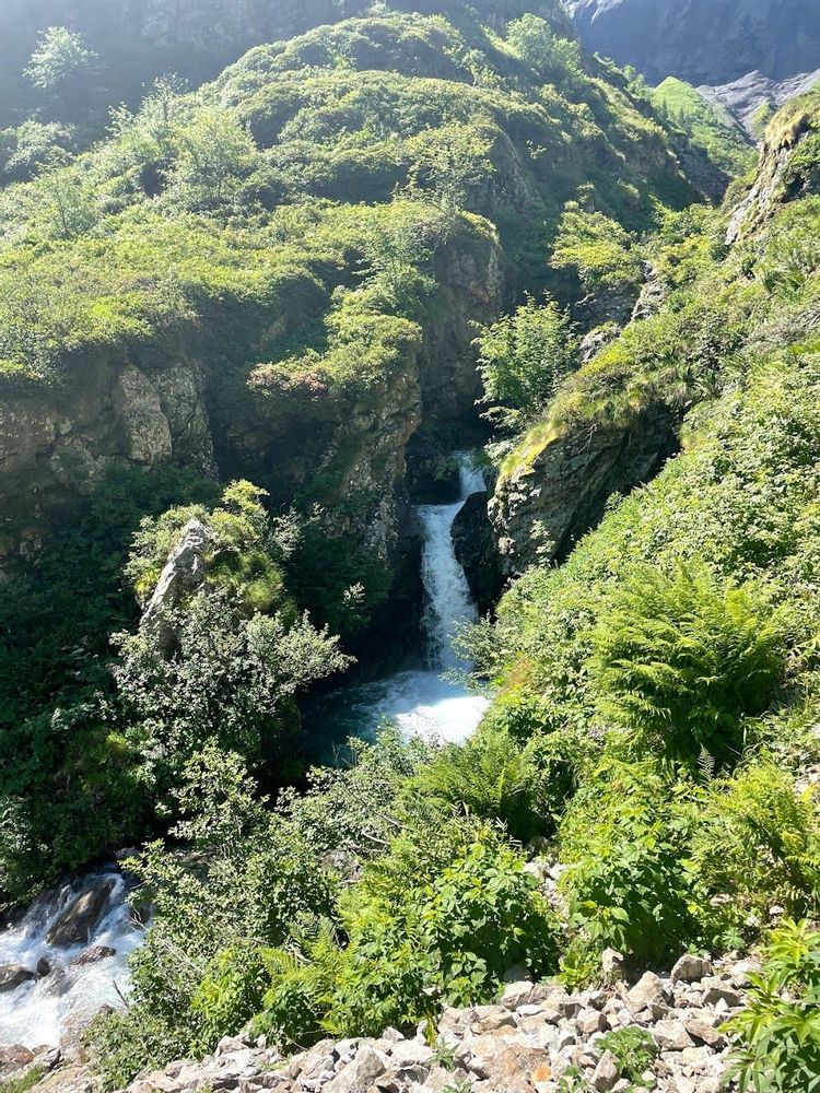 Rivière Cascade Randonnée lac de la Muzelle lac du Lauvitel