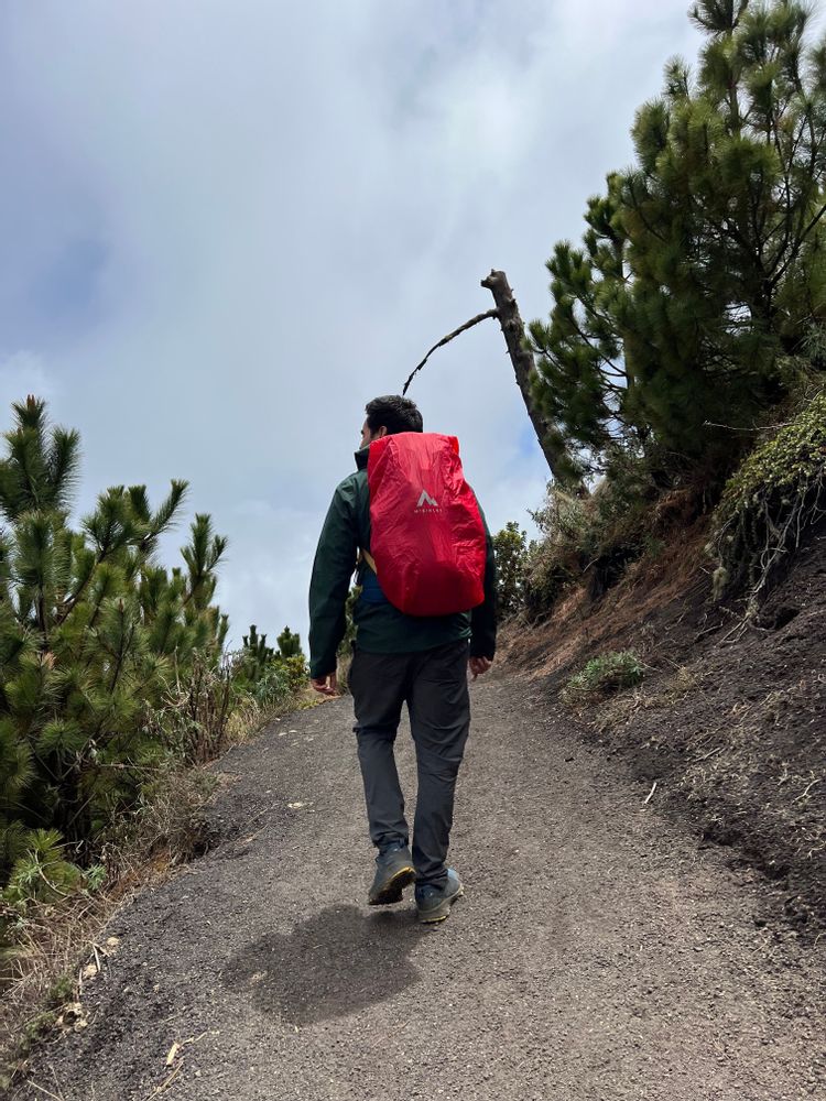 Ascension du volcan Acatenengo El Fuego Guatemala vhiking tours