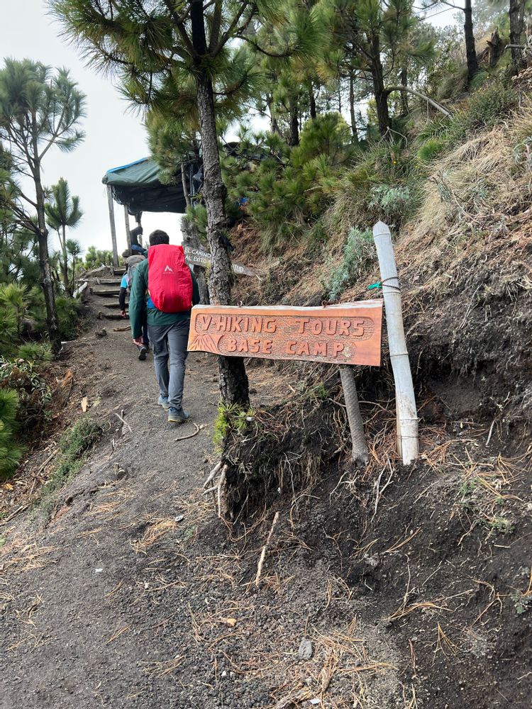 Ascension du volcan Acatenengo El Fuego Guatemala vhiking tours