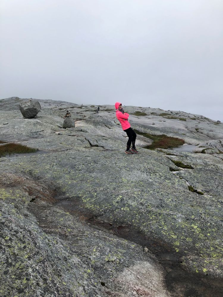 Road-trip et itinéraire en Norvège de Bergen à Stavanger - KJERAGBOLTEN randonnée caillou