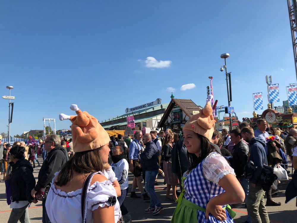chapeau poulet oktoberfest munich