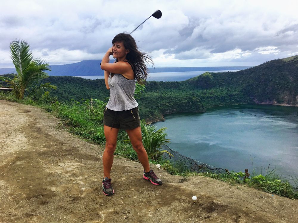 que faire aux philippines golf lac taal