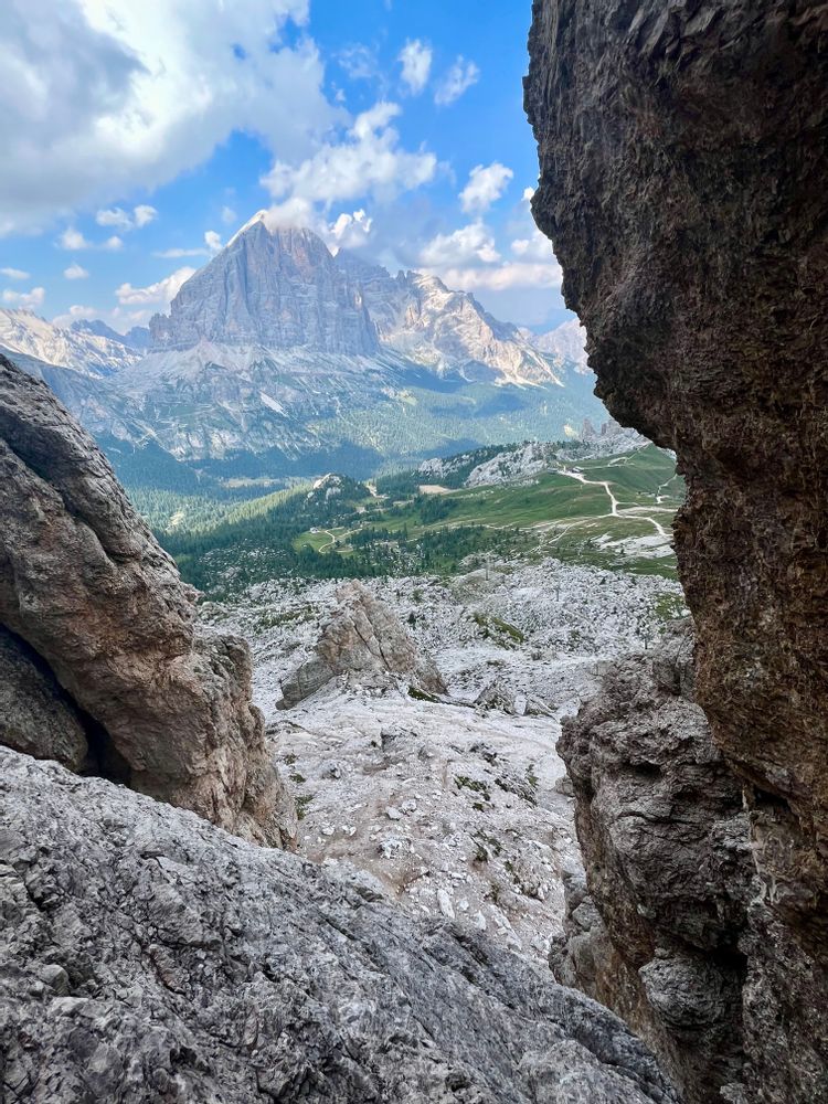 Via Ferrata Dolomites Cinque Torri Roc d'Averau Italie