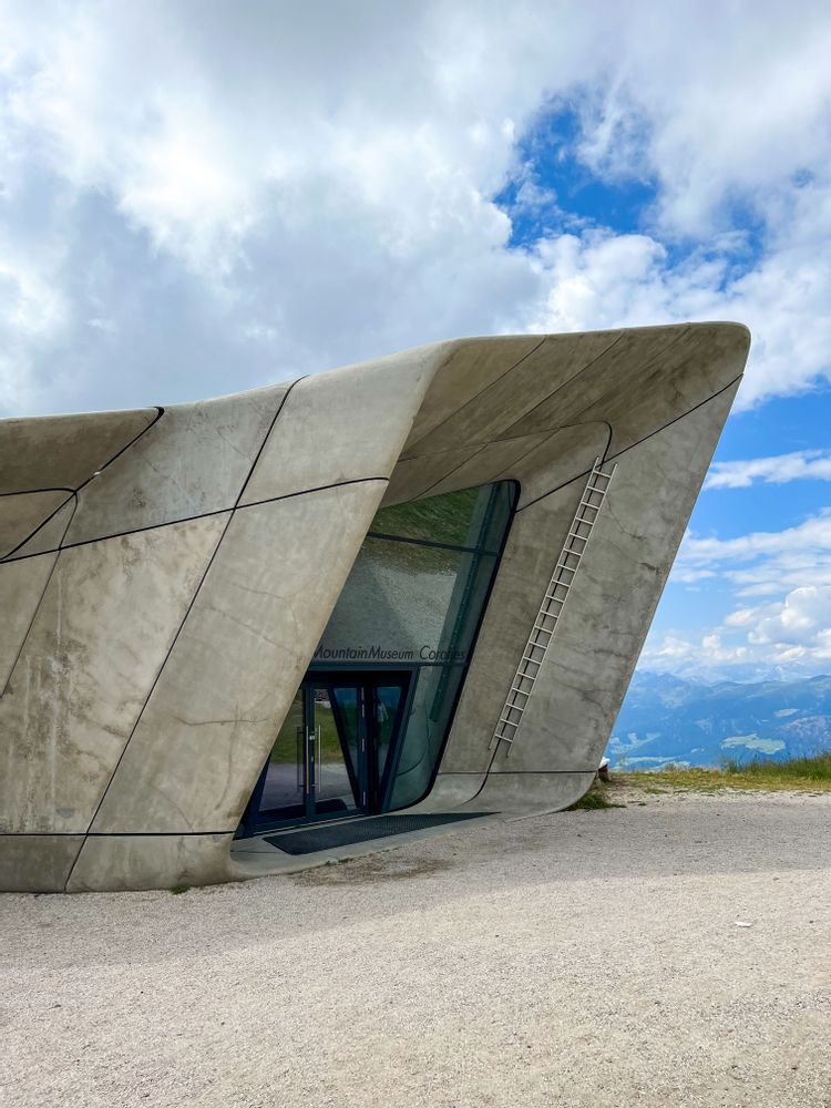 MMM Messner Mountain museum corones Kronplatz Dolomites Italie