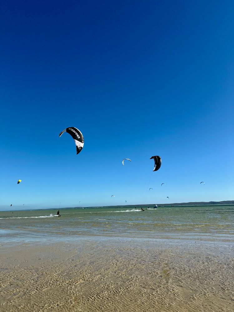 Kite surf au Cap au Lagon Langebaan, Cape Town, Afrique du Sud 