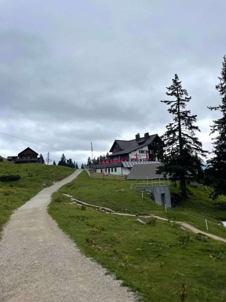 Refuge Gablonzer Via Ferrata Donnerkogel Autriche Stairways to Heaven Intersport Gosausee