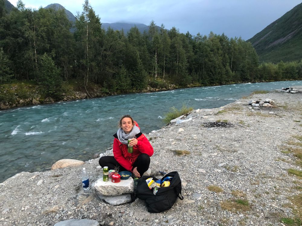 Pique-nique en bord de rivière Norvège