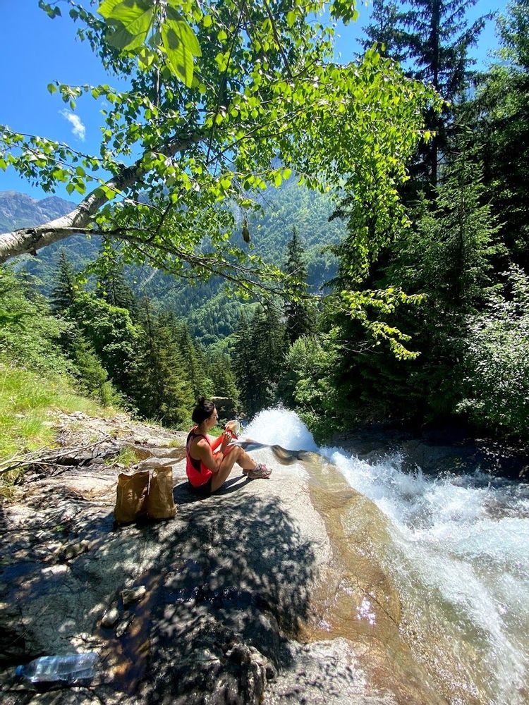 Rivière Cascade Randonnée lac de la Muzelle lac du Lauvitel