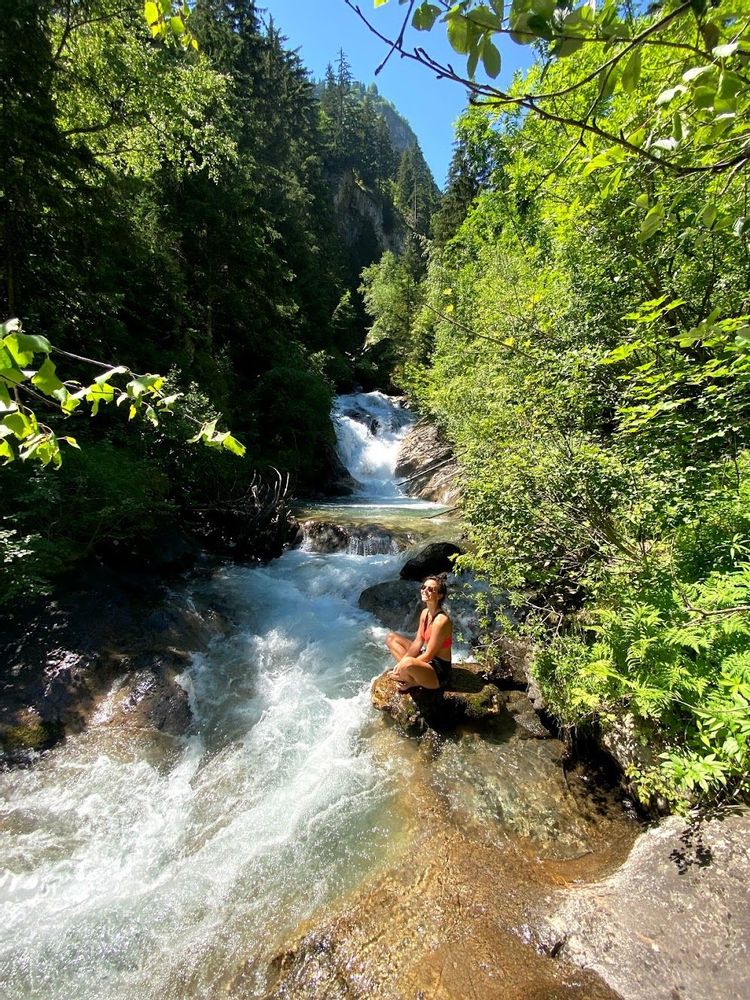 Rivière Cascade Randonnée lac de la Muzelle lac du Lauvitel