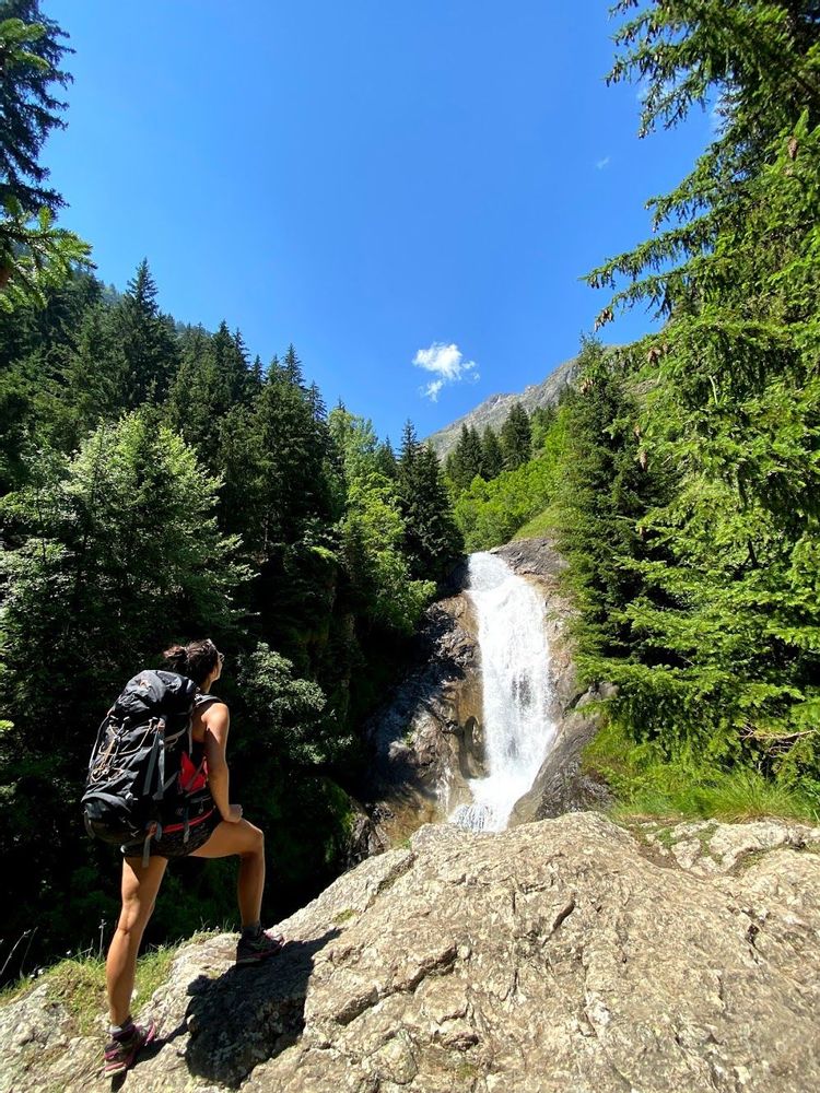 Rivière Cascade Randonnée lac de la Muzelle lac du Lauvitel