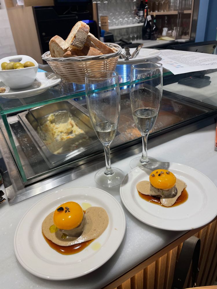 espacio eslava seville huevos 