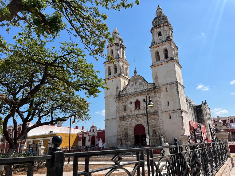 Eglise sur la place principale Campeche Yucatan Mexique