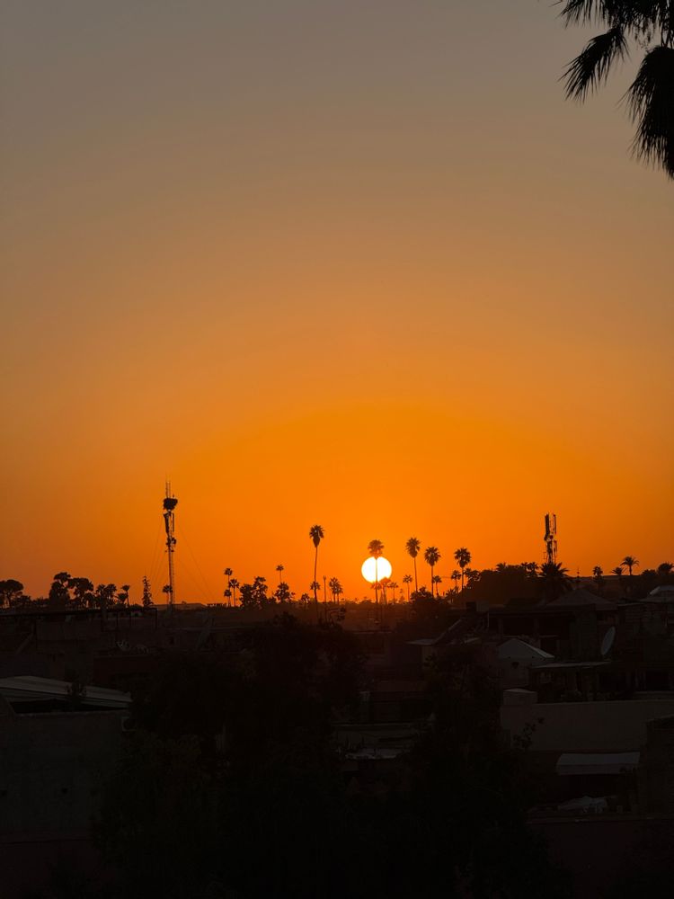 Coucher de soleil rooftop Dardar Marrakech Maroc
