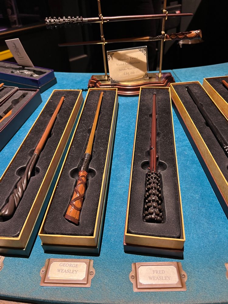 Studios Harry Potter Londres baguettes Fred et Georges