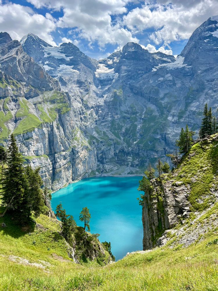 Lac turquoise randonnée à Oeschinensee Suisse weekend Kandersteg