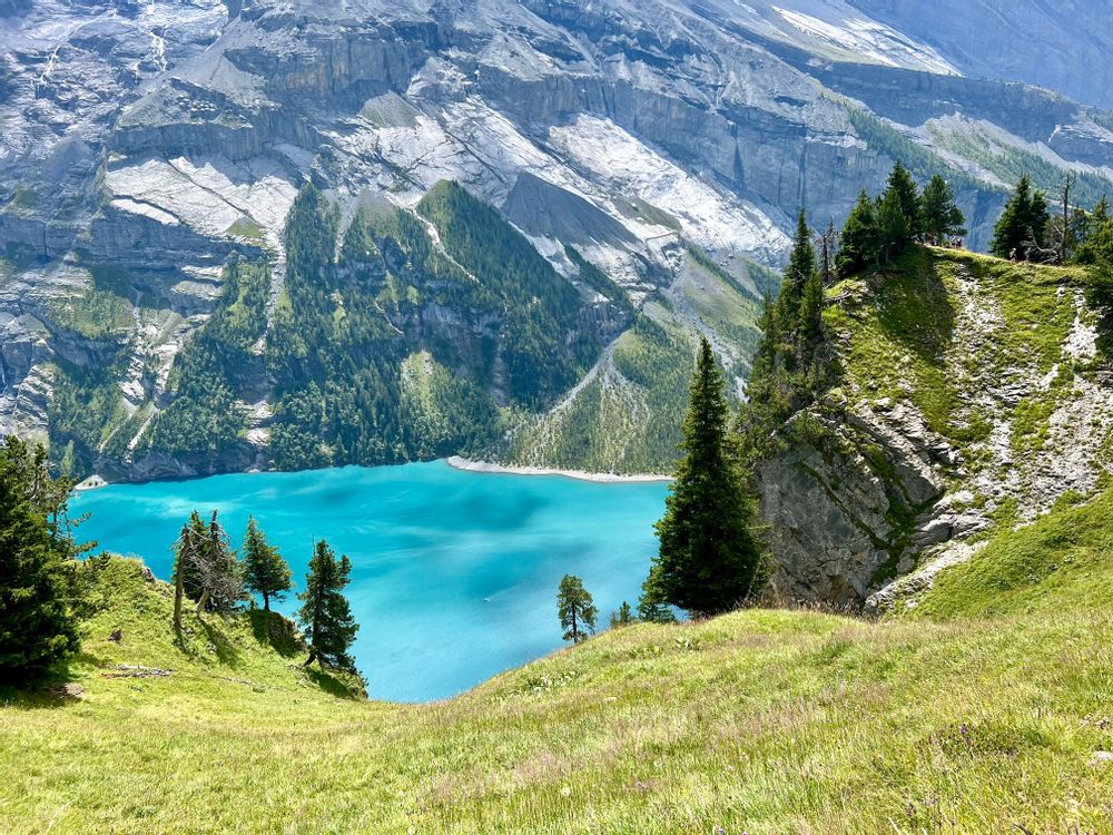 Randonnée au lac d’Oeschinensee : les 5 plus beaux itinéraires