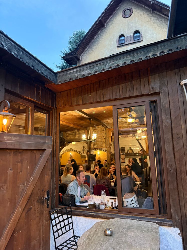 Où manger à Sofia en Bulgarie ? Sous les Tilleuls - meilleurs restaurants Sofia