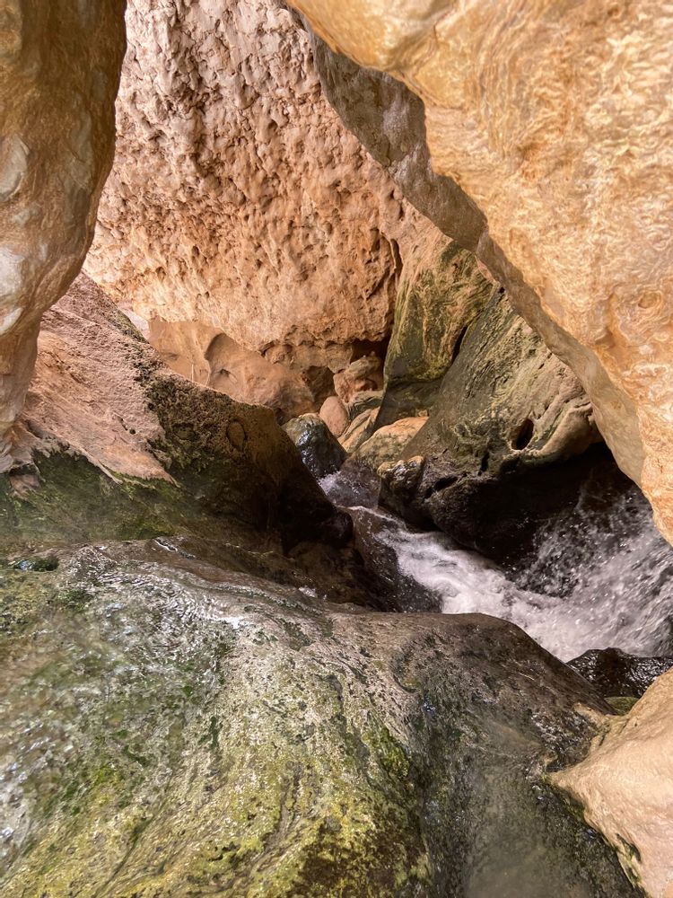wadi shab cascade oman