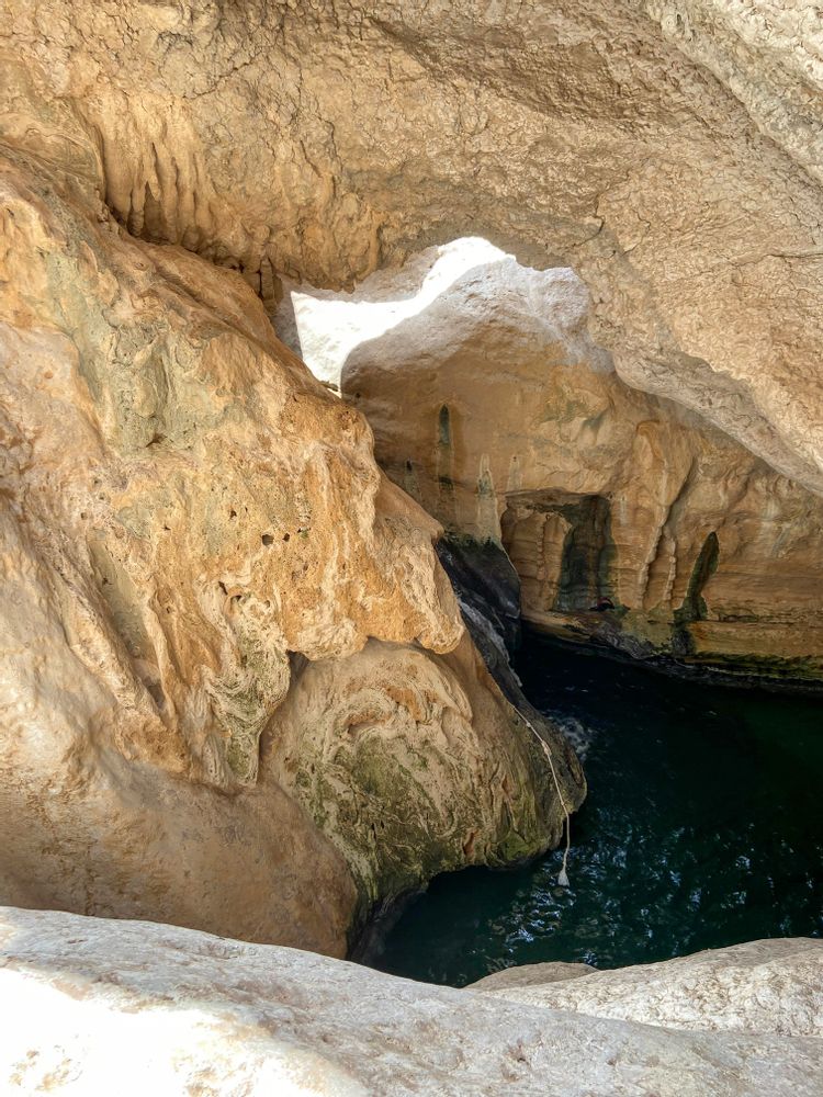 wadi shab cascade oman