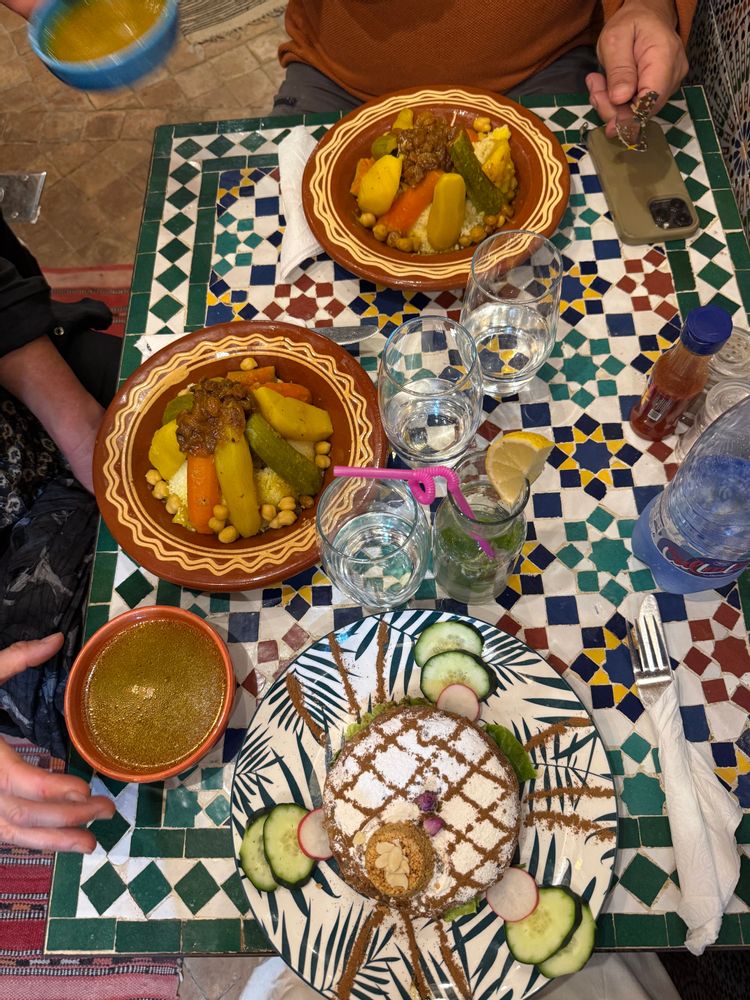 Fès Maroc rooftop restaurant tajine
