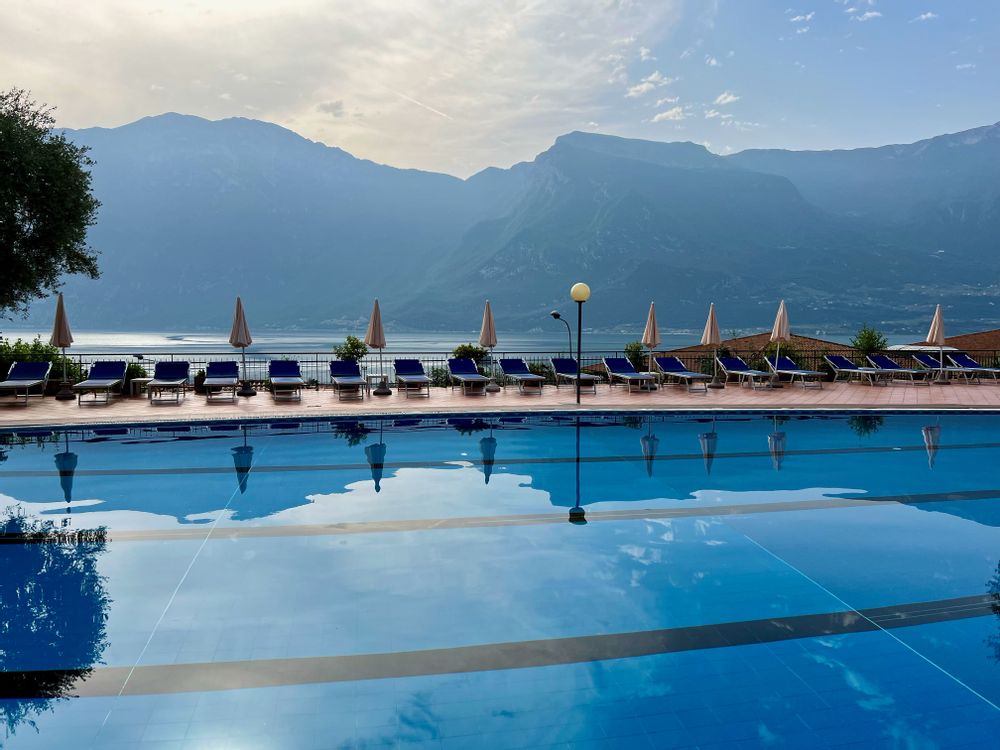 piscine lac de garde italie