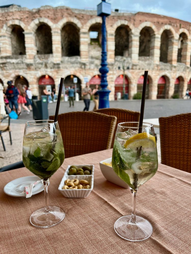 tour du lac de garde italie vespa hugo spritz vérone