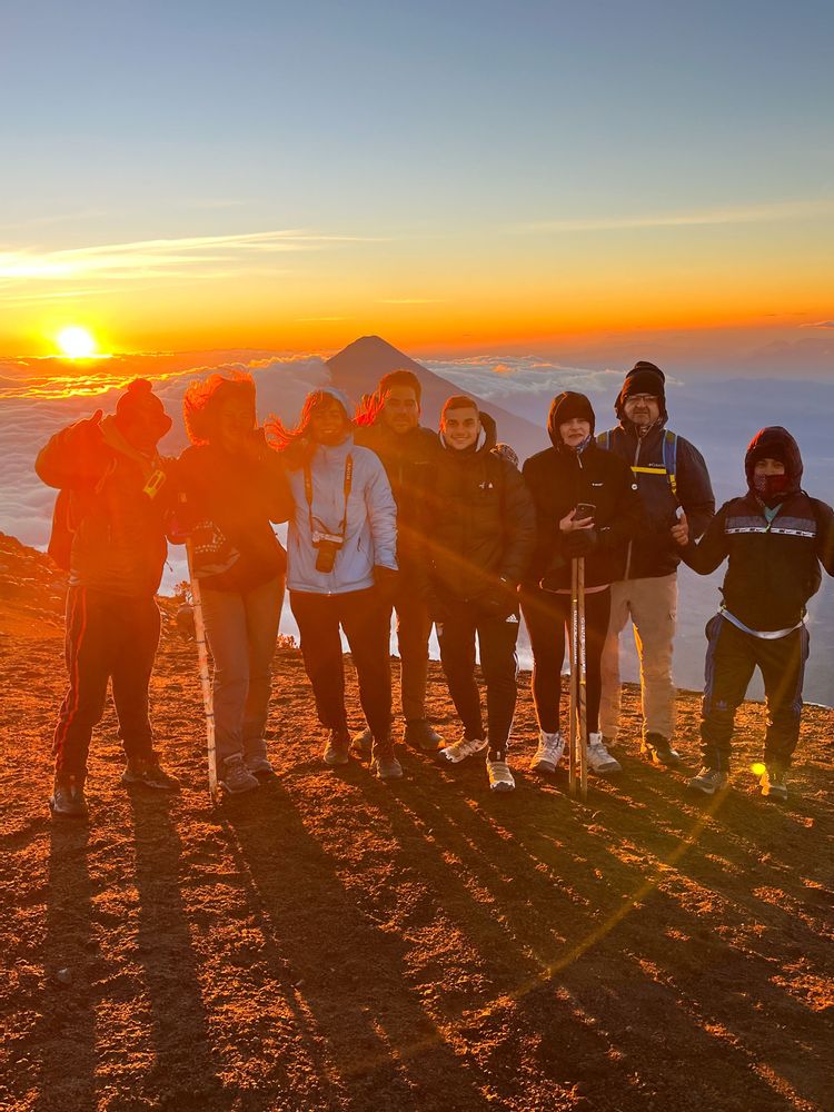 Ascension du volcan Acatenango El Fuego Guatemala vhiking tours
