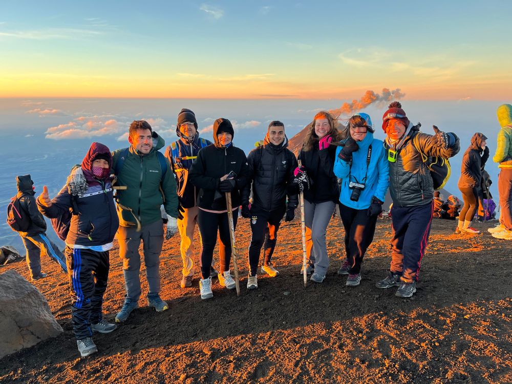 Ascension du volcan Acatenengo El Fuego Guatemala Vhiking tours 