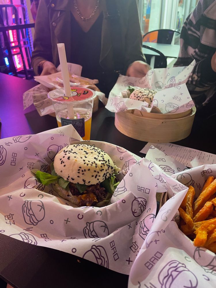 paris gomu baoger burger bao