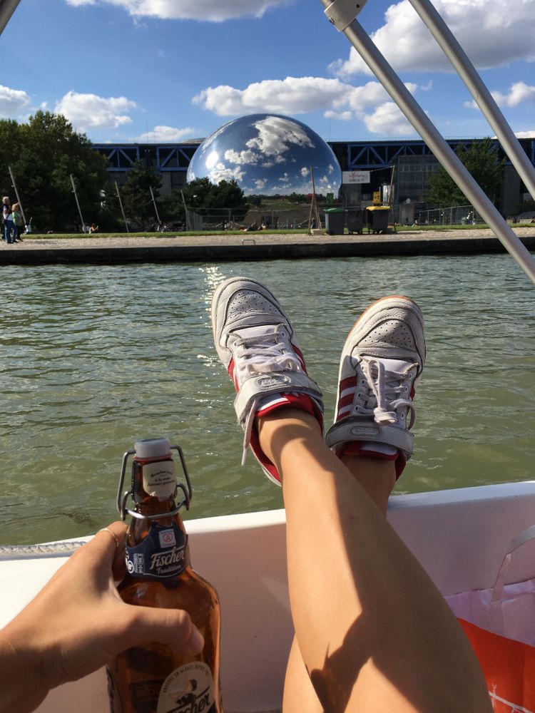 bateau sur le canal de l'ourcq sans permis la géode apéro insolite paris