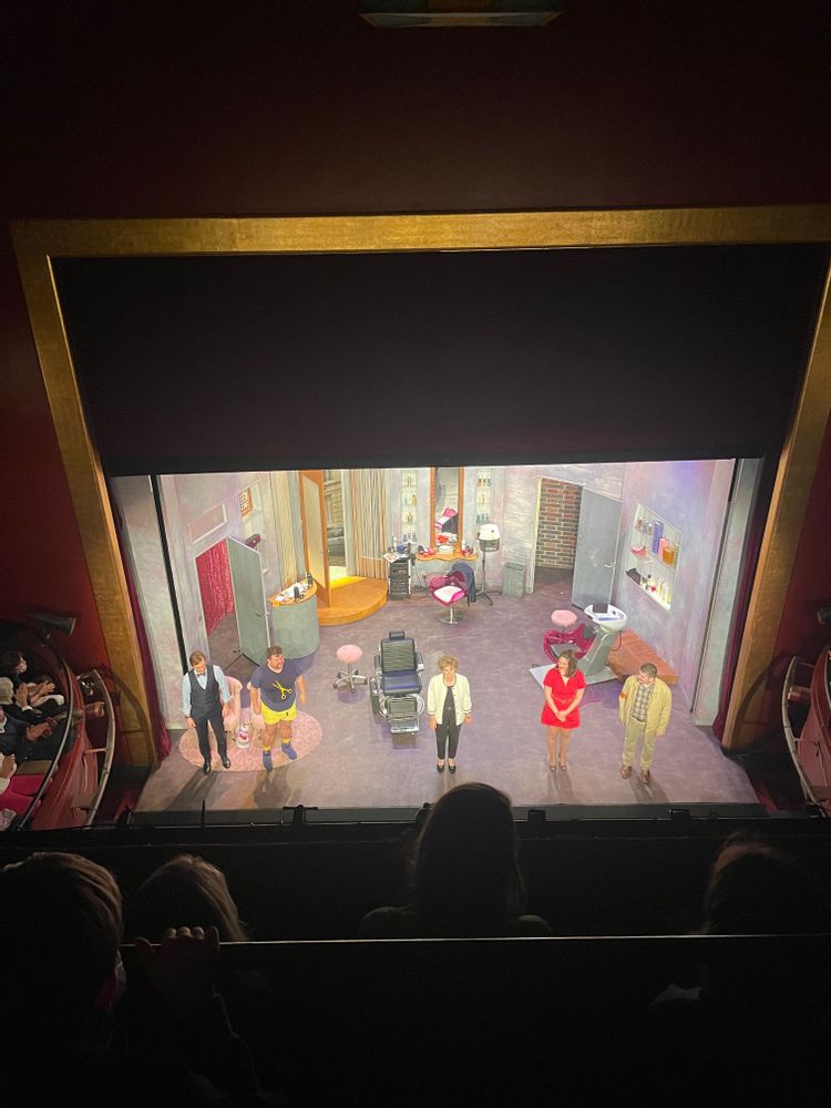 activités insolites paris derniers coups de ciseaux théâtre participatif