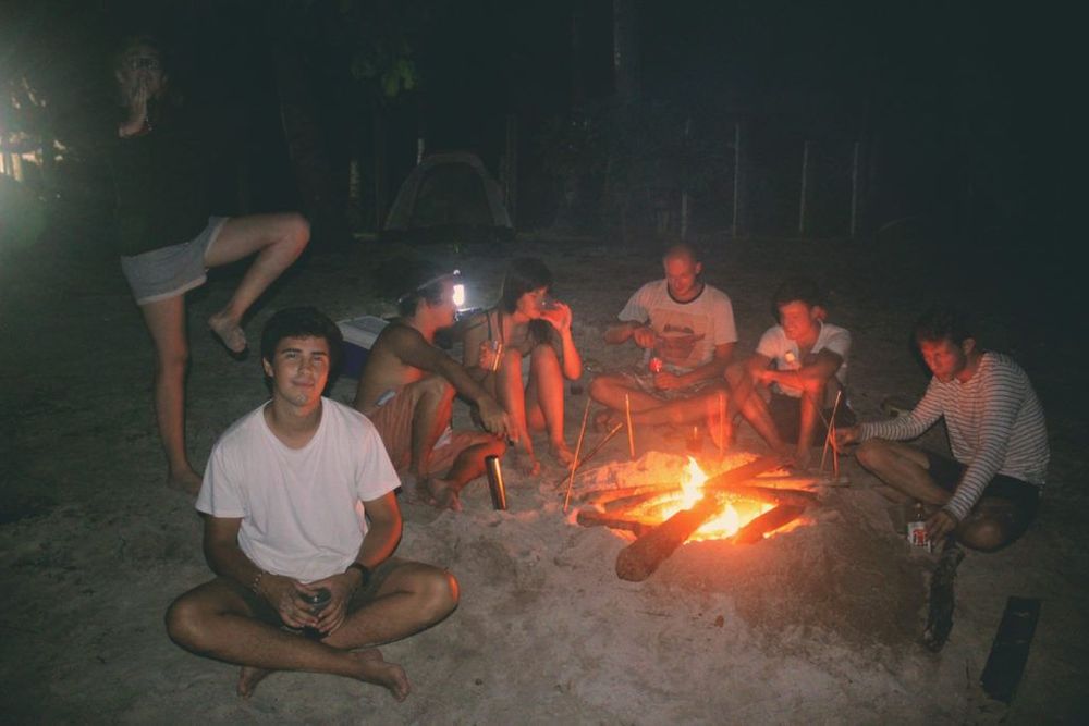 feu de camp philippines ile deserte