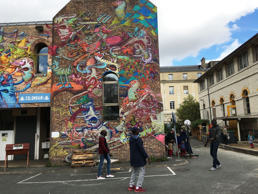 Grands Voisins lieux insolites où boire un verre à paris