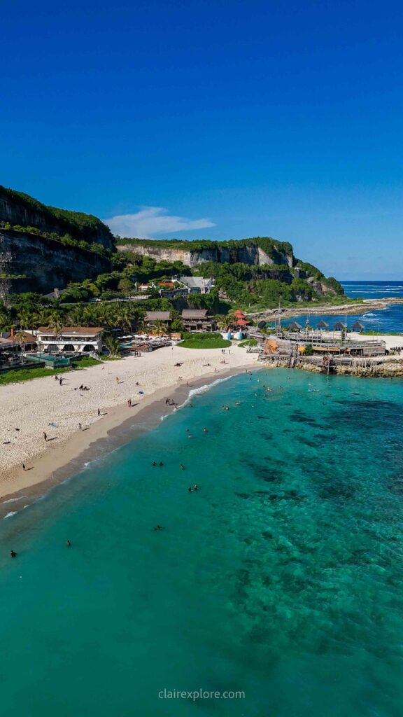 Vue de drone Melasti Beach Uluwatu Bali